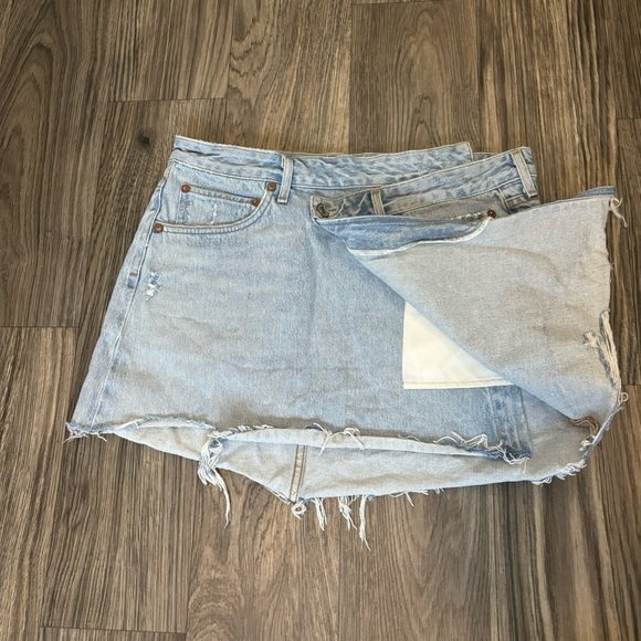 AGOLDE Criss Cross Light Wash Denim Mini Skirt - Picture 4 of 6